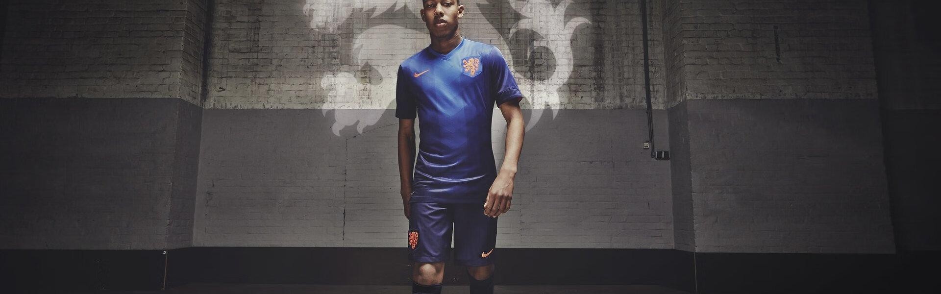 波兰国门坦言无缘客战切尔西成生涯至暗时刻，坚韧回应铸就新生