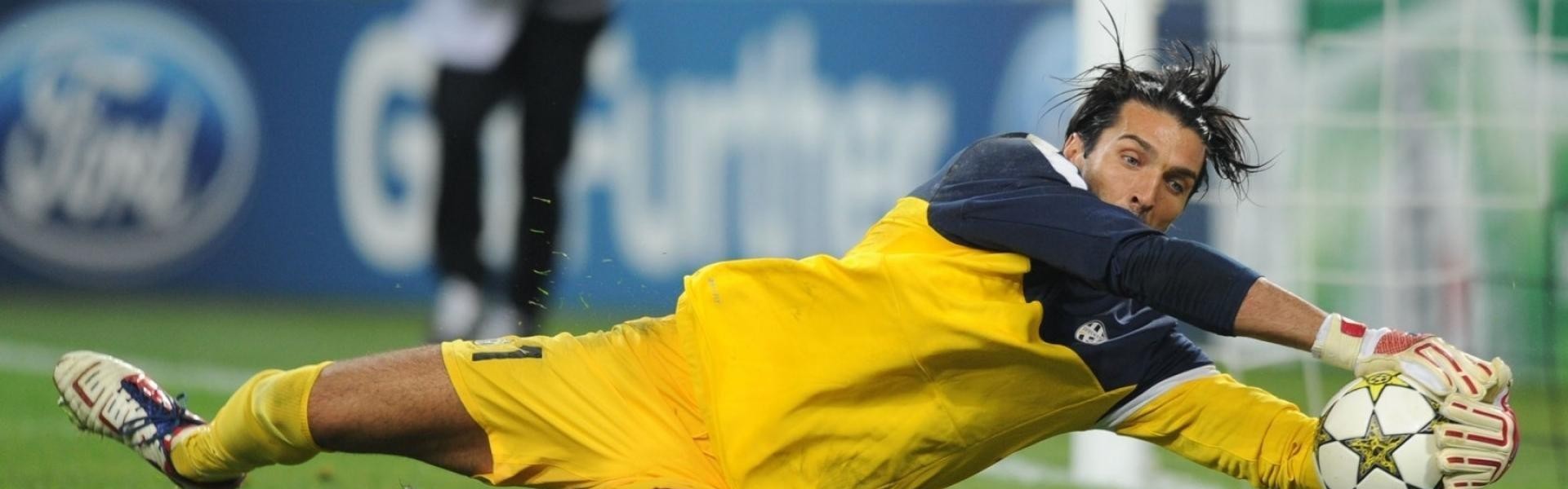 篮筐无情！恩比德霸气扣篮遭盖帽，球迷戏称第一逼王也吃瘪