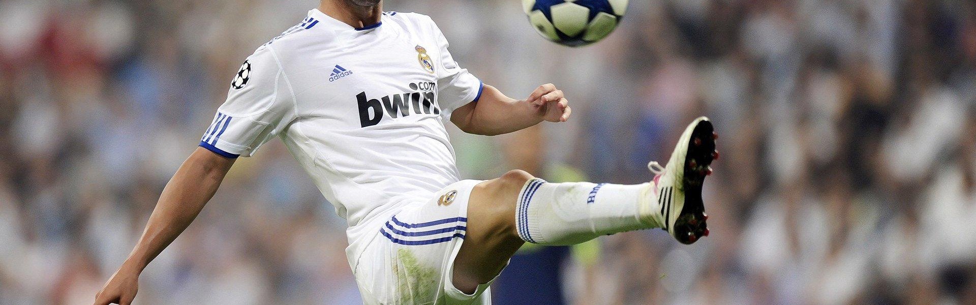 欧冠激战安菲尔德，皇马客场不敌利物浦遭遇赛季第二败