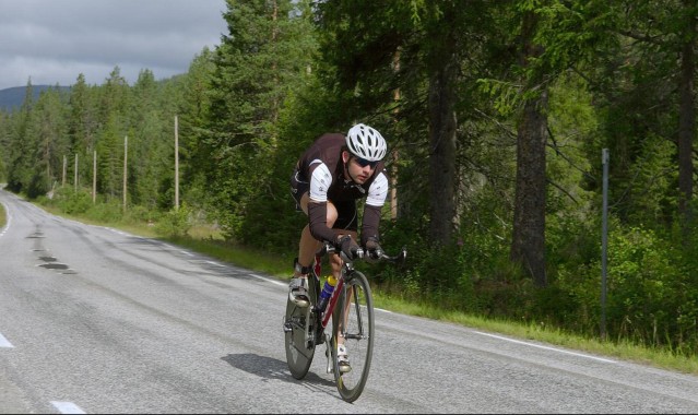 英超疯狂对决！利物浦4-3险胜富勒姆，防守漏洞百出，世界波救主成焦点