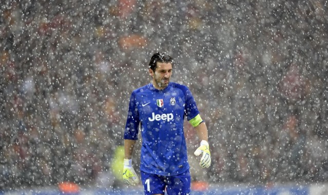 防守尖兵高效建功，理查德19分钟贡献关键数据助队取胜