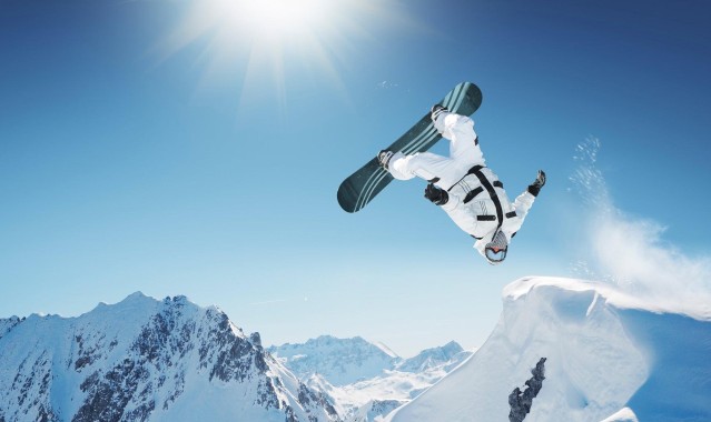 雷霆风暴席卷联盟，15连胜轻取爵士，青年军剑指总冠军